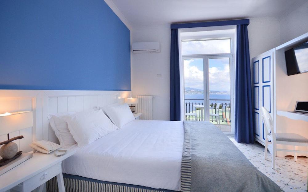 Hotel Cala Moresca 4*