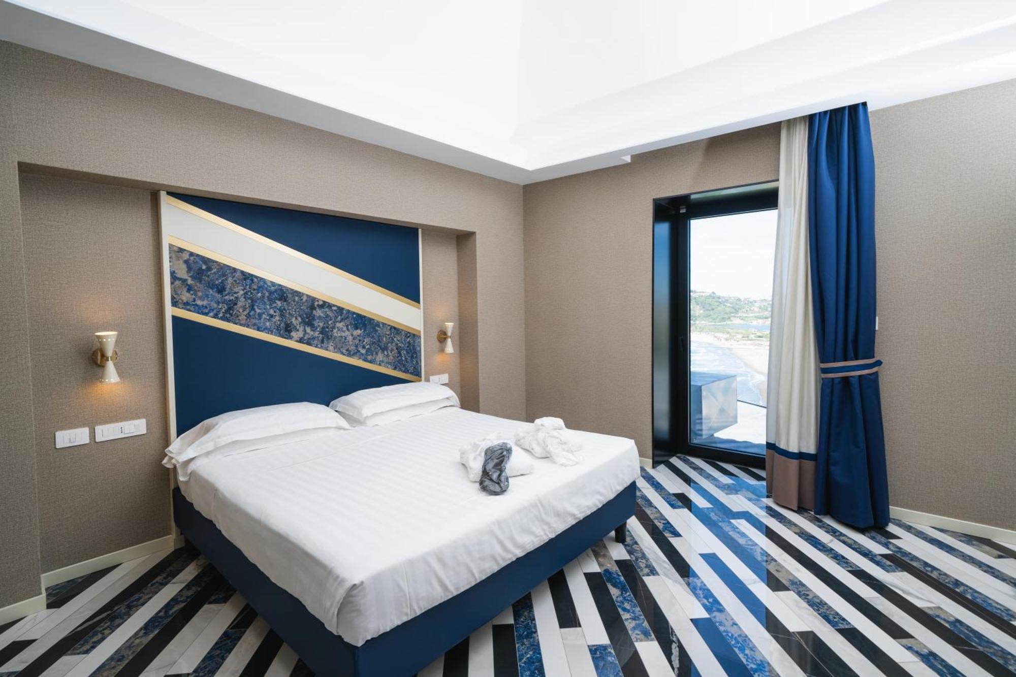 Cala Moresca 4*